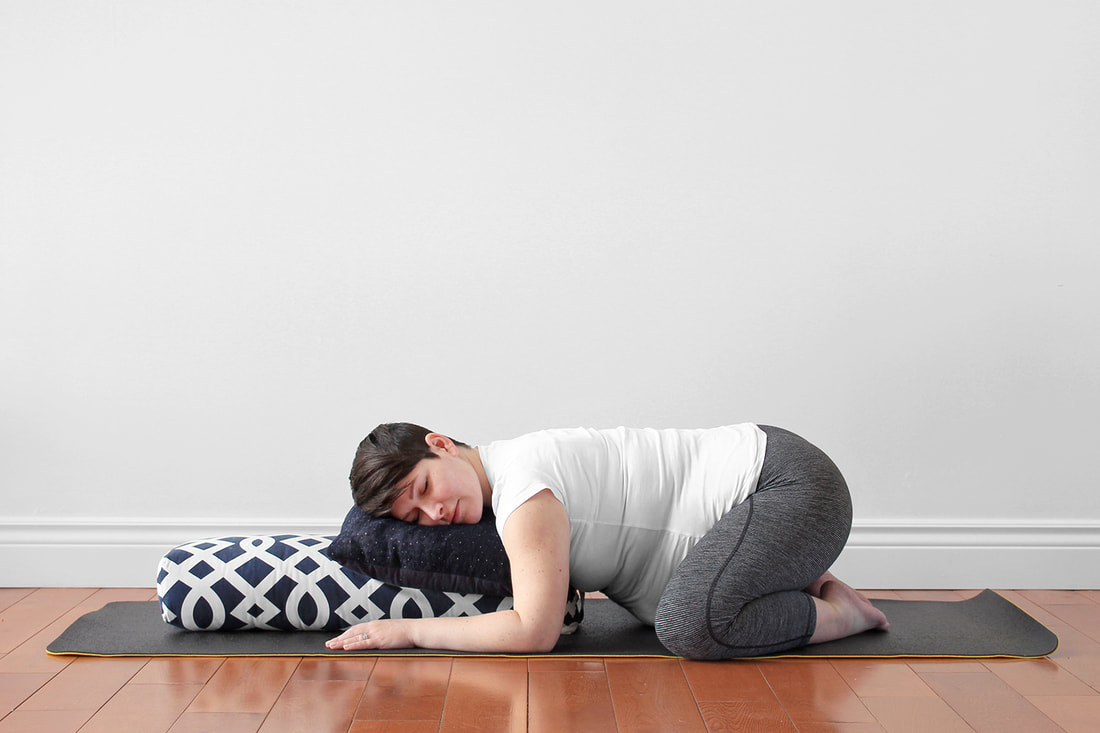 best-yoga-poses-for-third-trimester